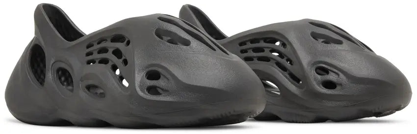 Yeezy Foam RNR Onyx - Visual Streetwear