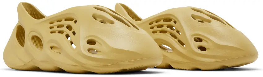 Yeezy Foam RNNR Sulfur - Visual Streetwear