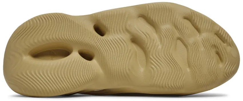 Yeezy Foam RNR Desert Sand - Visual Streetwear