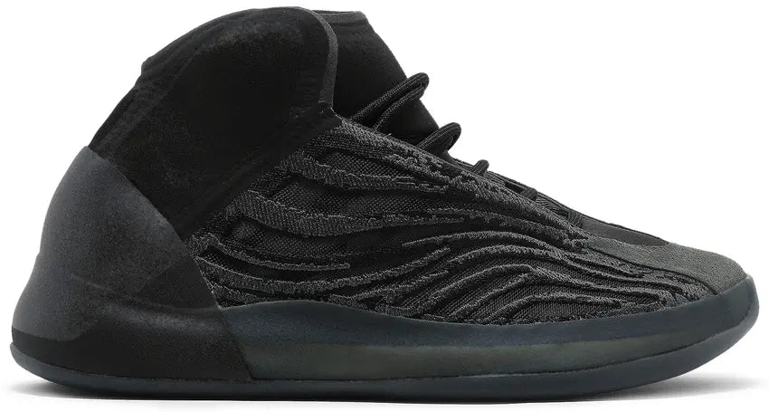 Yeezy QNTM Onyx - Visual Streetwear