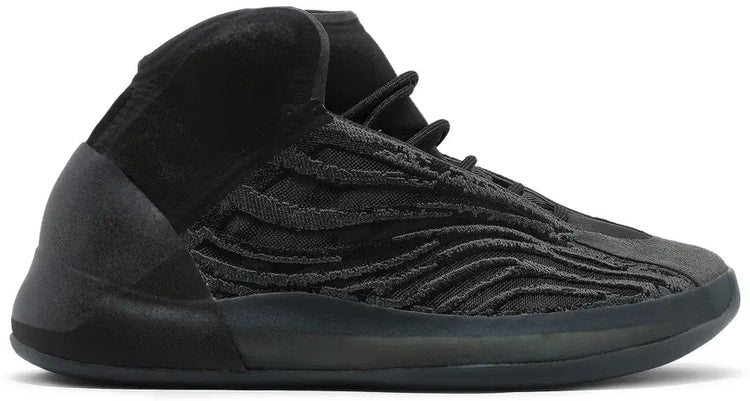 Yeezy QNTM Onyx - Visual Streetwear