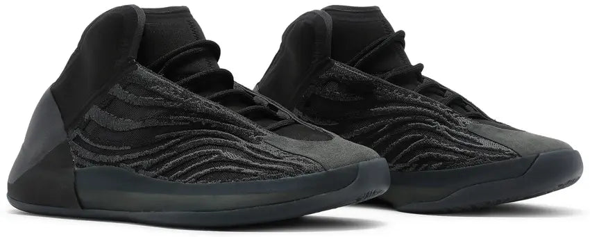 Yeezy QNTM Onyx - Visual Streetwear