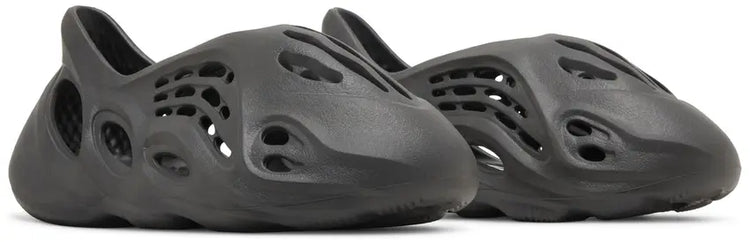 Yeezy Foam RNR Onyx - Visual Streetwear