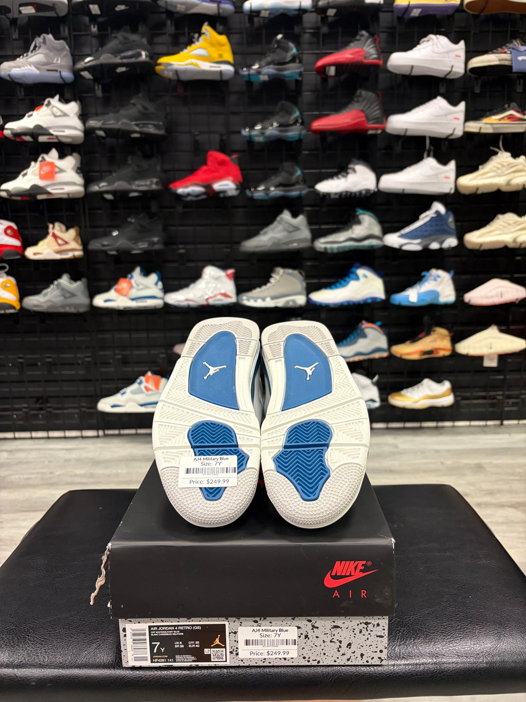 Air Jordan 4 Military Blue