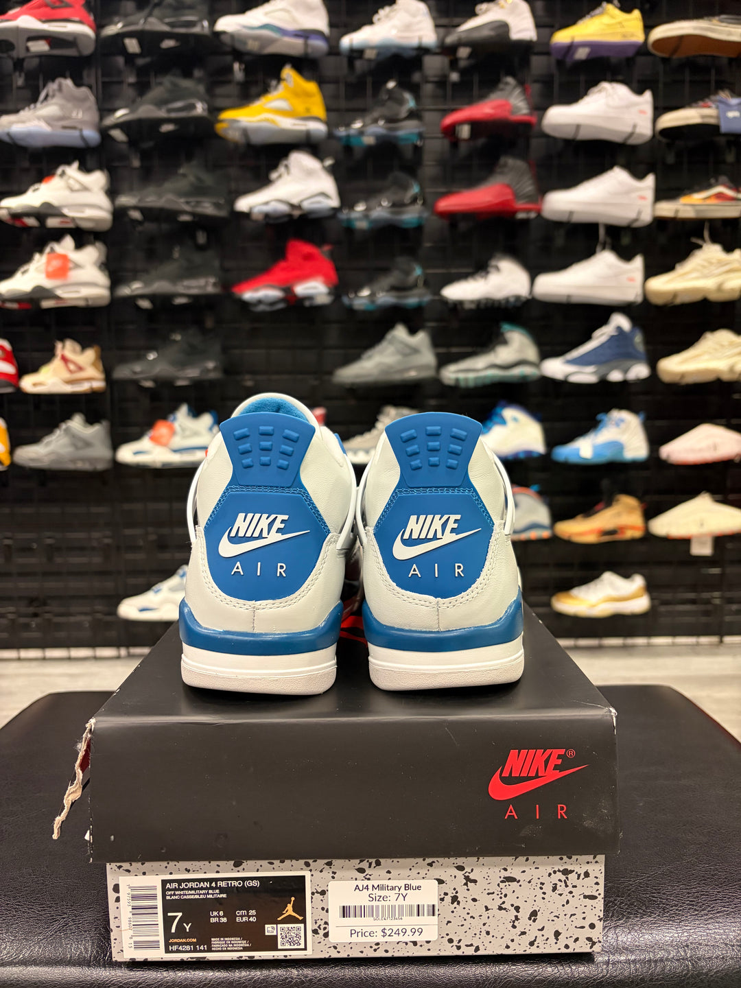 Air Jordan 4 Military Blue