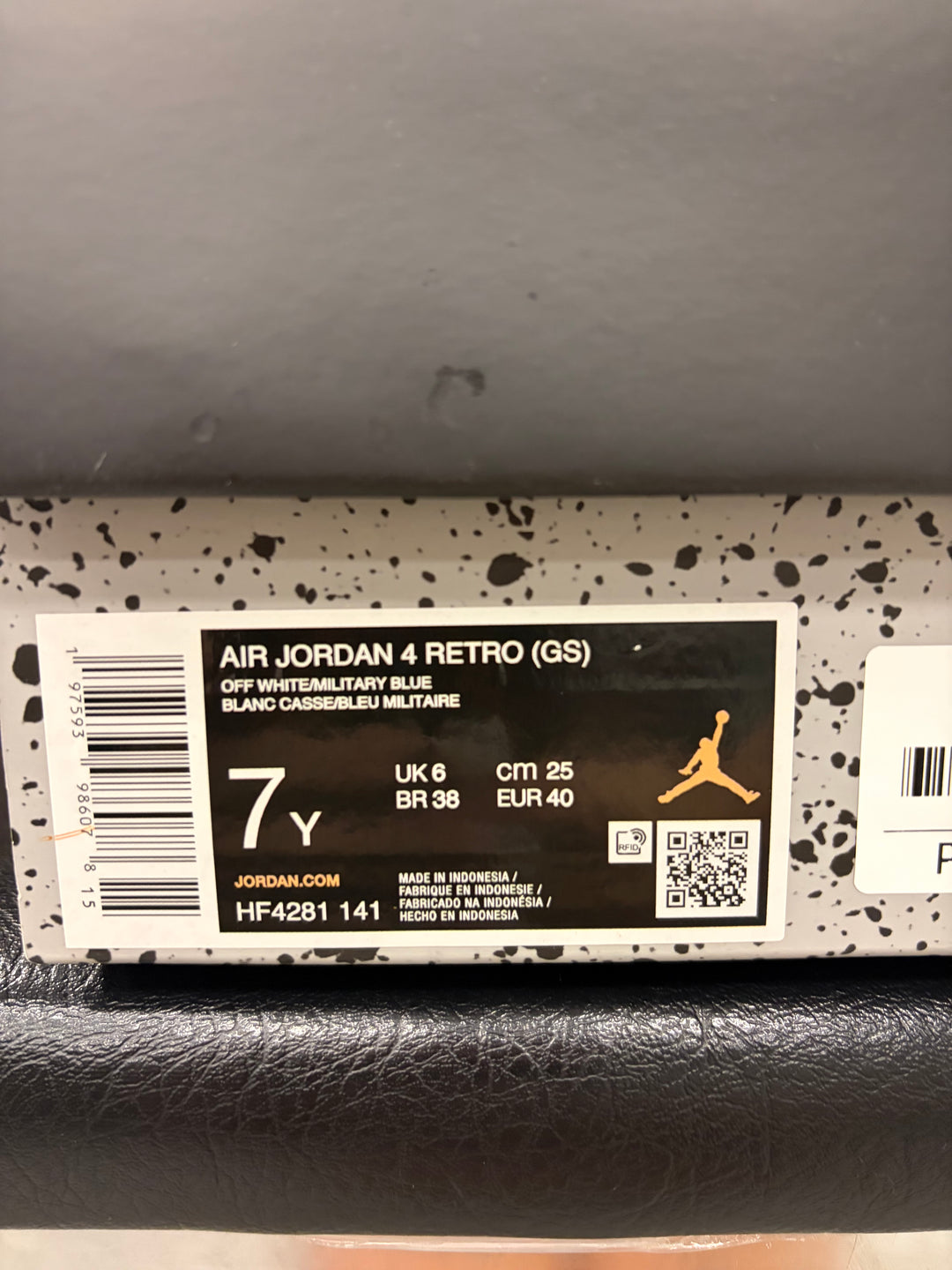 Air Jordan 4 Military Blue