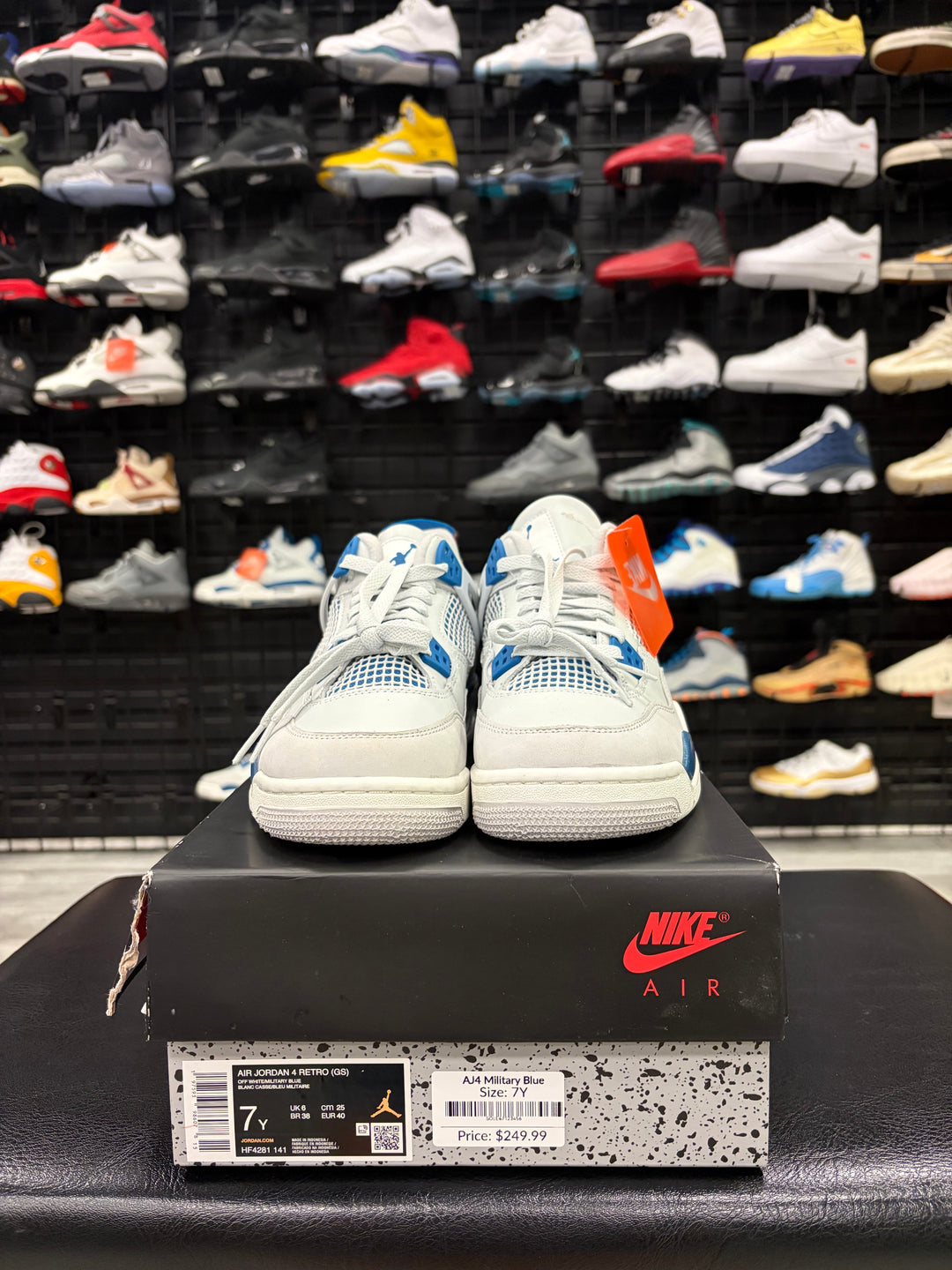 Air Jordan 4 Military Blue